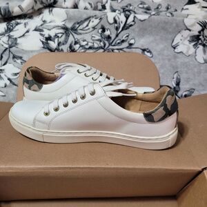 Jack Rogers White Rory Classic Sneakers with Camouflage Details